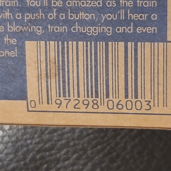 Lionel Musical Train Watch vintage New with case White Face - Picture 7 of 9